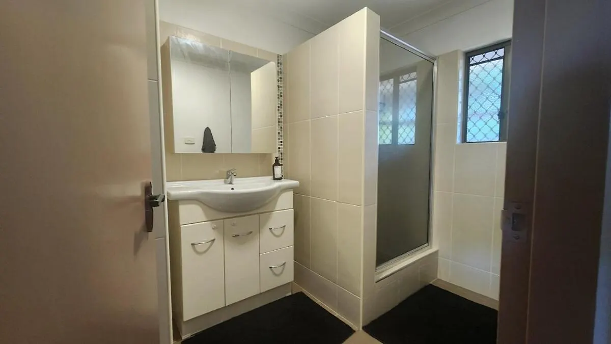 Holiday home Chill Out Space Close To Town Westcourt